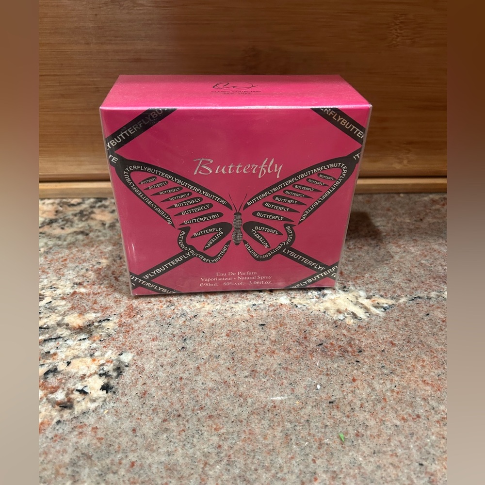 Butterfly Parfum
3.06 Ounces